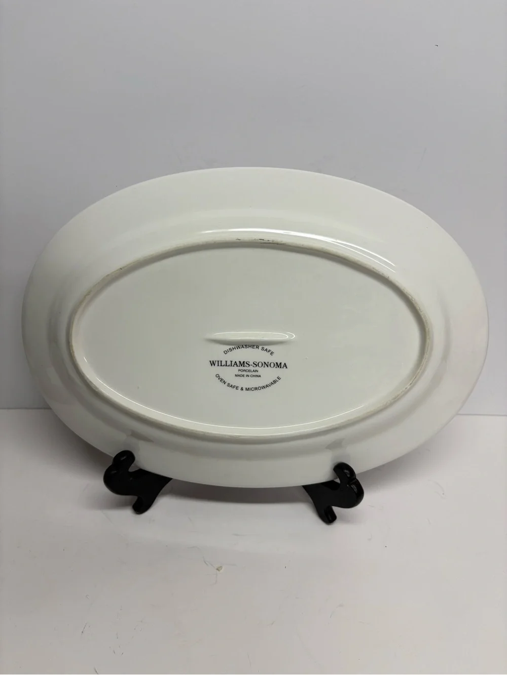 William Sonoma Country Barbecue Red Plaid Oval Serving Platter with Pig Motif